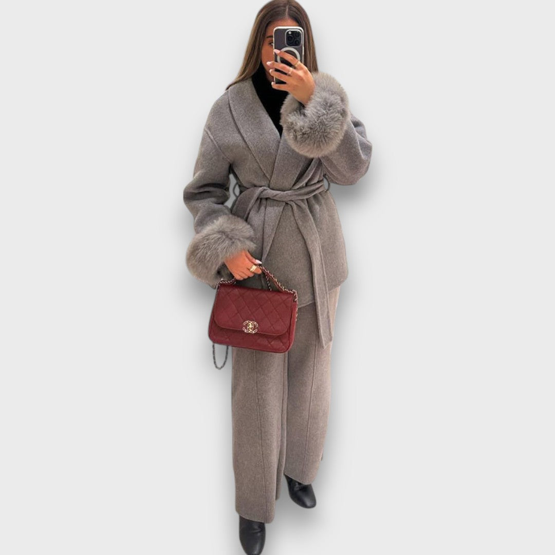 Gracelle – Manteau à poignets en fourrure