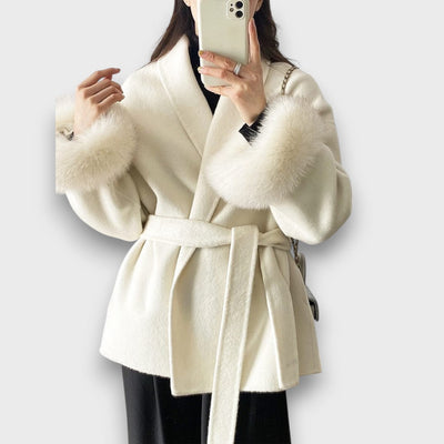 Gracelle – Manteau à poignets en fourrure