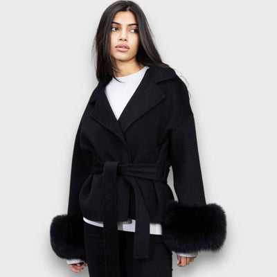 Gracelle – Manteau à poignets en fourrure